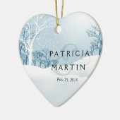 Snowy Winter Weddenschap blauw Keramisch Ornament (Links)