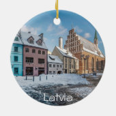 Snowy wintercentrum in Riga, Letland Keramisch Ornament (Achterkant)