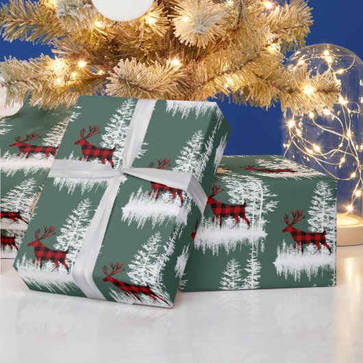 Snowy Woodland Forest Green Red Buffalo Deer Cadeaupapier (Feestdagen)