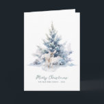 Snowy Woodland Pine Deer Merry Christmas Flat Kaart<br><div class="desc">Een elegante waterverf baby hert ligt in een rustieke besneeuwde winterpijnboom. Merry Christmas is geschreven in een eenvoudig script hieronder, met een extra regel hieronder om het ontwerp verder aan te passen. Alle tekst op deze kaart kan worden bewerkt. Er is een kerstboodschap voor u om te personaliseren op de...</div>