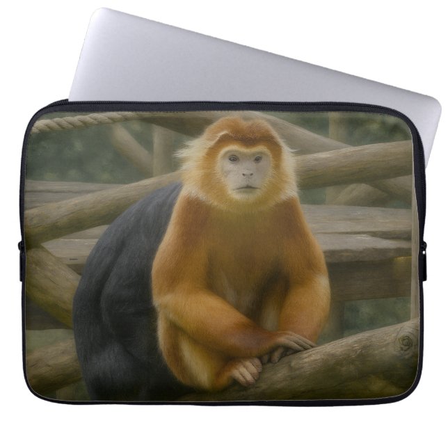 Snub-Nosed Monkey in Woodland Refuge Laptop Sleeve (Voorkant)