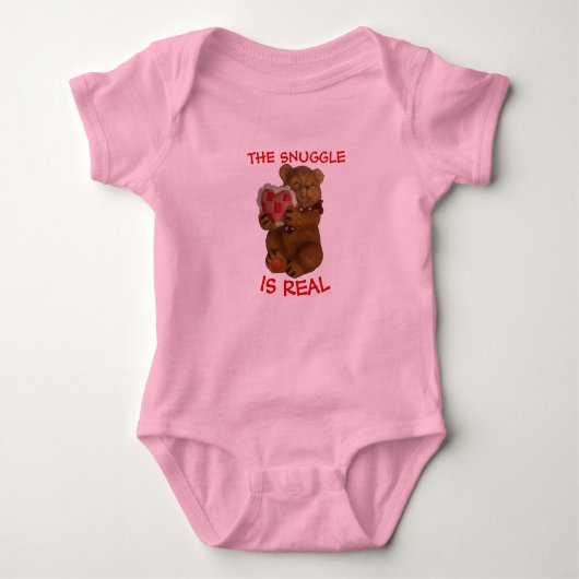 Snuggle is Real Teddy Bear and Heart Baby Bod Romper (Voorkant)
