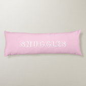 "Snuggles" Lichtroze witte letters Lichaamskussen (Achterkant)