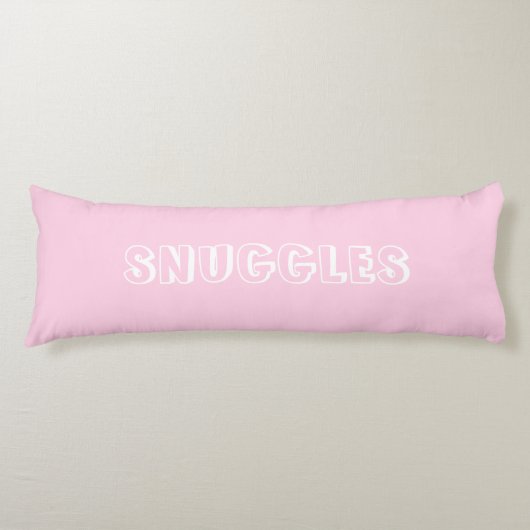 "Snuggles" Lichtroze witte letters Lichaamskussen (Voorkant)