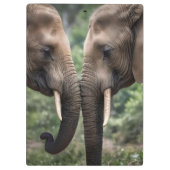 "Snuits tot Snuits: Een Zachte Olifant Omhelzing"  Klembord (Achterkant)