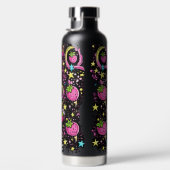So Demure™ Aardbei Graffiti Meisje | 32 oz Zwart  Waterfles (Rechts)