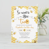 So Sweet To Bee 2nd Birthday Invitation Kaart (Staand voorkant)