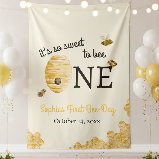 So Sweet To Bee One First Birthday Honeycomb Wandkleed