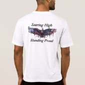 Soaring hoog staande trots USA Eagle vlag T-shirt (Achterkant)