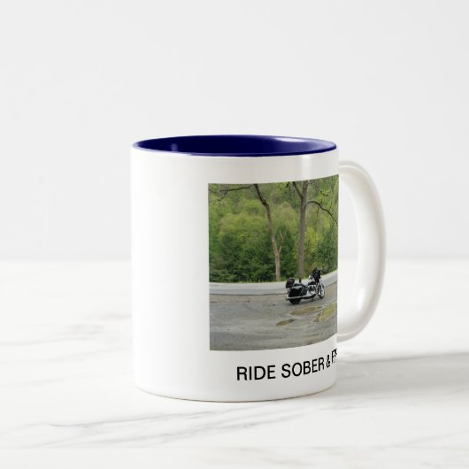 Sober en gratis Mok (Voorkant rechts)