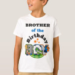 Soccer Birthday Boy Sports Brother Birthday Shirt<br><div class="desc">Viel uw verjaardag met dit speciale T-shirt,  gepersonaliseerd ontwerp</div>