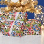 Soccer Christmas thema Cadeaupapier<br><div class="desc">Sluit de sfeer van het seizoen af met ons feestelijke Voetbal Christmas Wrapping Paper! Ontworpen voor de sportliefhebber in je leven, deze unieke cadeauverpakking heeft een charmant patroon van voetballen versierd met vakantiefluren. Of je nu cadeautjes geeft aan een voetbalfan of een sportieve twist toevoegt aan je kerstcadeaus, ons hoogwaardige...</div>