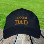 SOCCER DAD geborduurd baseball pet gold/marine<br><div class="desc">Petten in geborduurde vorm: Klassiek gouden/zwarte mode baseball pet met de tekst "SOCCER DAD" voor de beste voetbalclubs/footballs vaders op de wereld,  vaders dag,  verjaardag op opa/sportfan petten</div>
