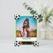 Soccer Green & Gold Afstuderen Aankondigingskaart (Staand voorkant)