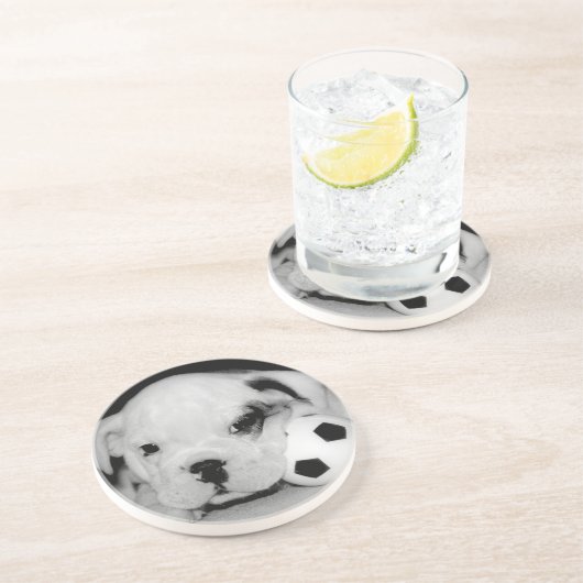 "Soccer Puppy" English Bulldog Zandsteen Onderzetter (Zijkant)