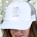 Social Club Preppy vrijgezellenfeest Trucker Pet<br><div class="desc">Preppy Bachelorette Weekend Social Club Pet. Maak uw vrijgezellenweekend look compleet met dit stijlvolle Social Club-thema pet. Met een klassieke marineblauwe logo met gewaagde typografie, brengt dit ontwerp een gepolijste maar speelse touch aan het feest. De logo bevat de naam van de bruid, "Bachelorette Weekend Social Club", en het vastgestelde...</div>