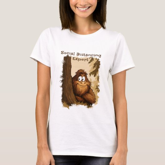 Social Distancing Expert Sasquatch T-shirt (Voorkant)