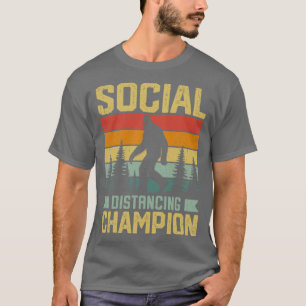 SOCIAL DISTANCING KAMPIOEN met bigfoot T-shirt