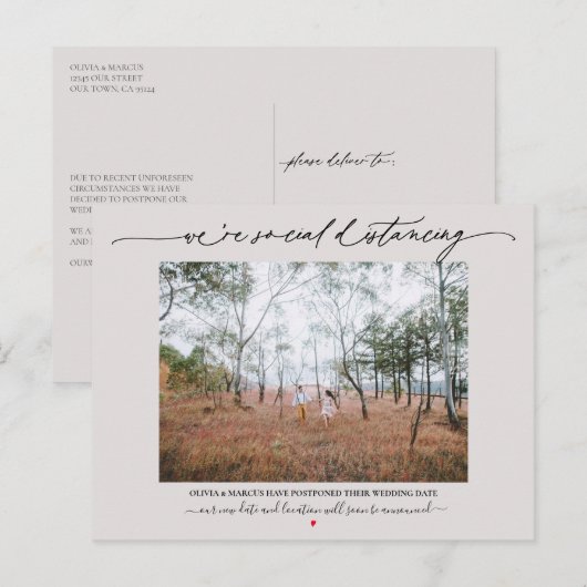 Social Distancing Wedding Uitstel Bord Mauve Briefkaart (Voorkant / Achterkant)