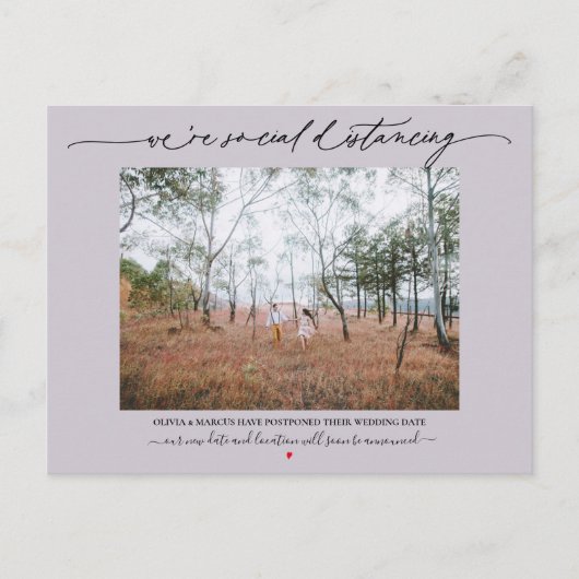 Social Distancing Wedding Uitstel Dusty Plum Briefkaart (Voorkant)