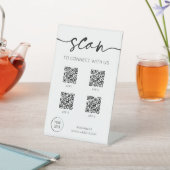 Social Media 4 QR Codes Wit Reclamebord Met Voetstuk (Insitu)