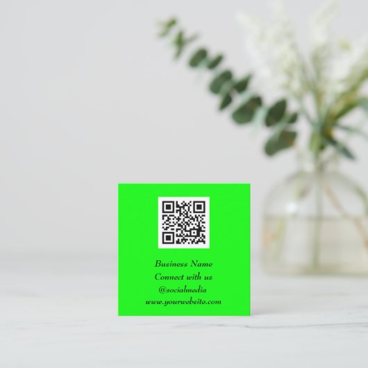 Social media QR Code Scannable Fluorescent Green Vierkante Visitekaartje (Staand voorkant)