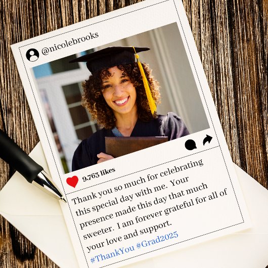 Sociale media bericht foto afstudeerders bedankt