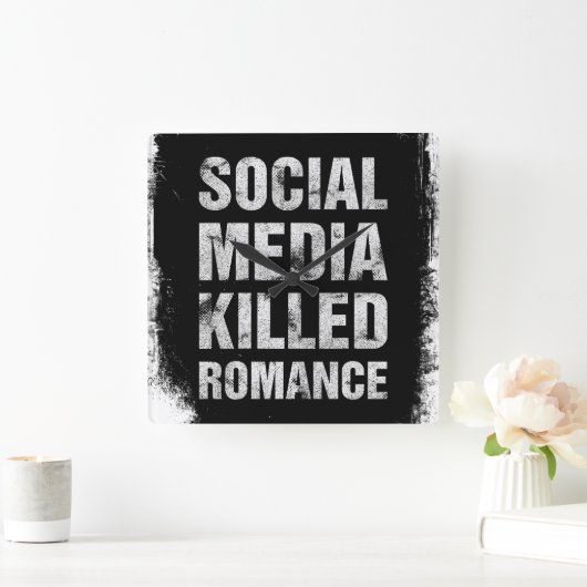 Sociale Media Hebben Romantiek Gedood Vierkante Klok (Huis)