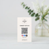 Sociale media QR-code Moderne Logo beige Visitekaartje (Staand voorkant)