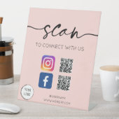 Sociale media QR-code Zacht roze Reclamebord Met Voetstuk (Insitu)