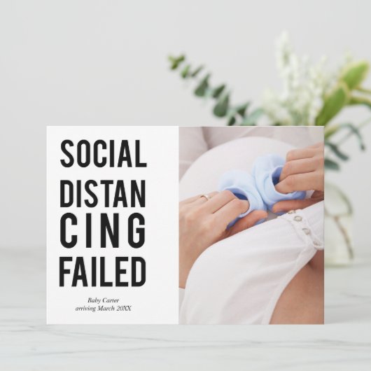 Sociale vervorming mislukt Sans Serif Typografie Aankondiging (Staand voorkant)