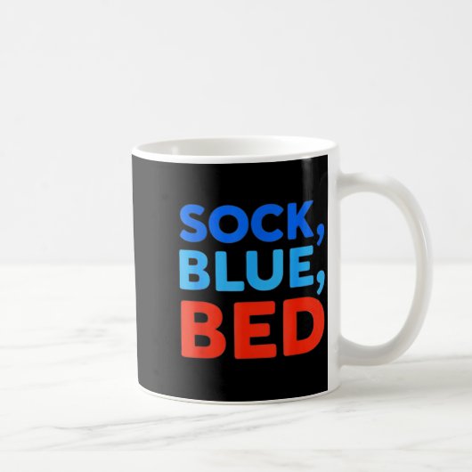 Sock Blue Bed Funny Meme Koffiemok (Rechts)