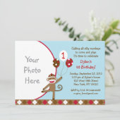 Sock Monkey Balloon Foto Birthday-uitnodigingen Kaart (Staand voorkant)