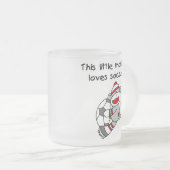 Sock Monkey houdt van Voetbal T-shirten en cadeaus Matglas Koffiemok (Voorkant rechts)