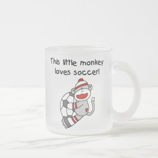 Sock Monkey houdt van Voetbal T-shirten en cadeaus Matglas Koffiemok (Rechts)