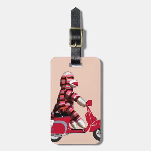 Sock Monkey op Red Moped Bagagelabel (Voorkant verticaal)