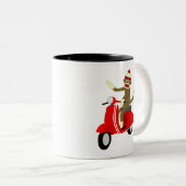 Sock Monkey Scooter Tweekleurige Koffiemok (Voorkant rechts)
