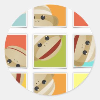 Sock Monkey Sokken Blokken van Kelly Schwark Ronde Sticker