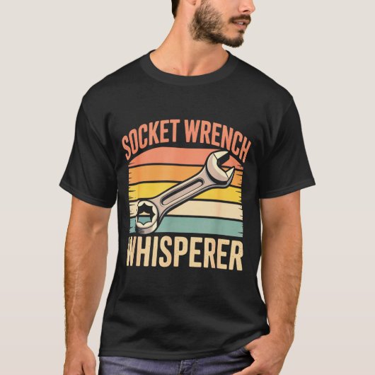 Socket Wrench Whisperer Retro Mechanic Crew Auto T T-shirt (Voorkant)