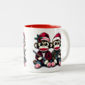 SockMonkey Hunter Brothers met Kerstmis Tweekleurige Koffiemok (Voorkant rechts)