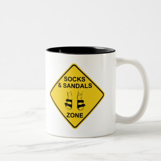 Socks & Sandals Zone Tweekleurige Koffiemok (Rechts)