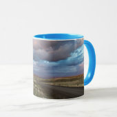 Soepelwolken over grind Zumwalt Prairie Road Mok (Voorkant rechts)