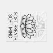 Soft Breath Soft Mind Dandelion Yoga Inspiration A Fleece Deken (Voorkant (Horizontaal))