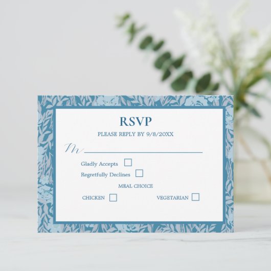 Soft Dusty Blue Elegant Floral Response Kaart (Staand voorkant)