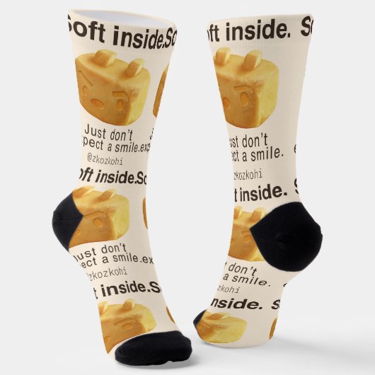 Soft Inside: Iron T Pineapple Cake Funny Quote Art Sokken (Gebogen)