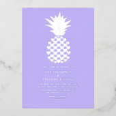 Soft Lilac & Silver Tropical Pineapple Wedding Folie Uitnodiging (Voorkant)