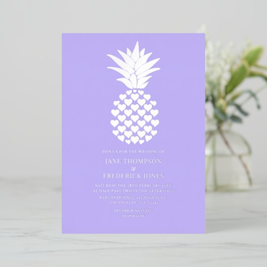 Soft Lilac & Silver Tropical Pineapple Wedding Folie Uitnodiging (Staand Voorkant)