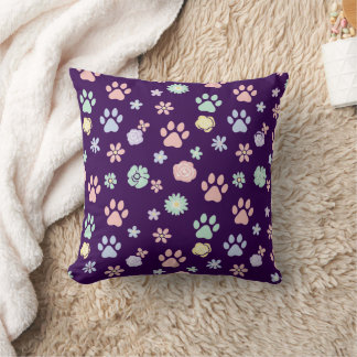 Soft Pastel Paw Prints and Flowers Pattern  Kussen