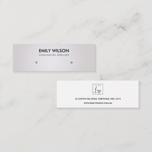 SOFT PEARL SILVER WHITE STUD EARRING DISPLAY LOGO MINI VISITEKAARTJE (Voorkant / Achterkant)