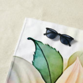 Soft Petal Abstract Bloom Design Strandlaken (In situ)